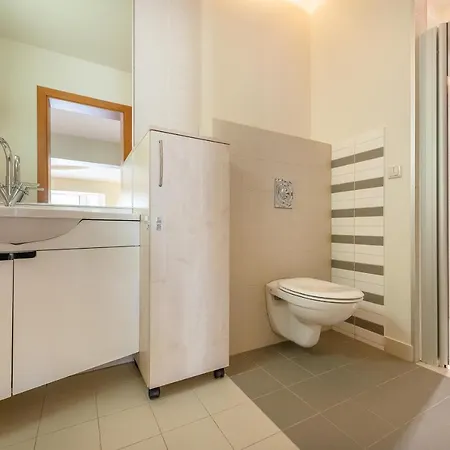 Villa Evergreen Near The City Center With Private Garden, Hot Tub, Garage Parking, Patio Vilnius